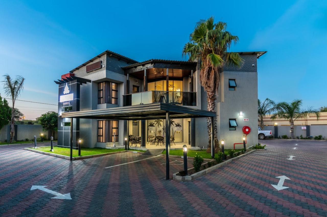 The Melva Guest House Gaborone Esterno foto