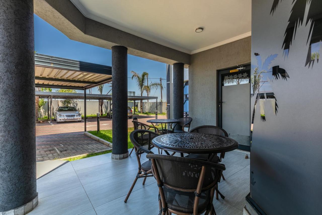 The Melva Guest House Gaborone Esterno foto